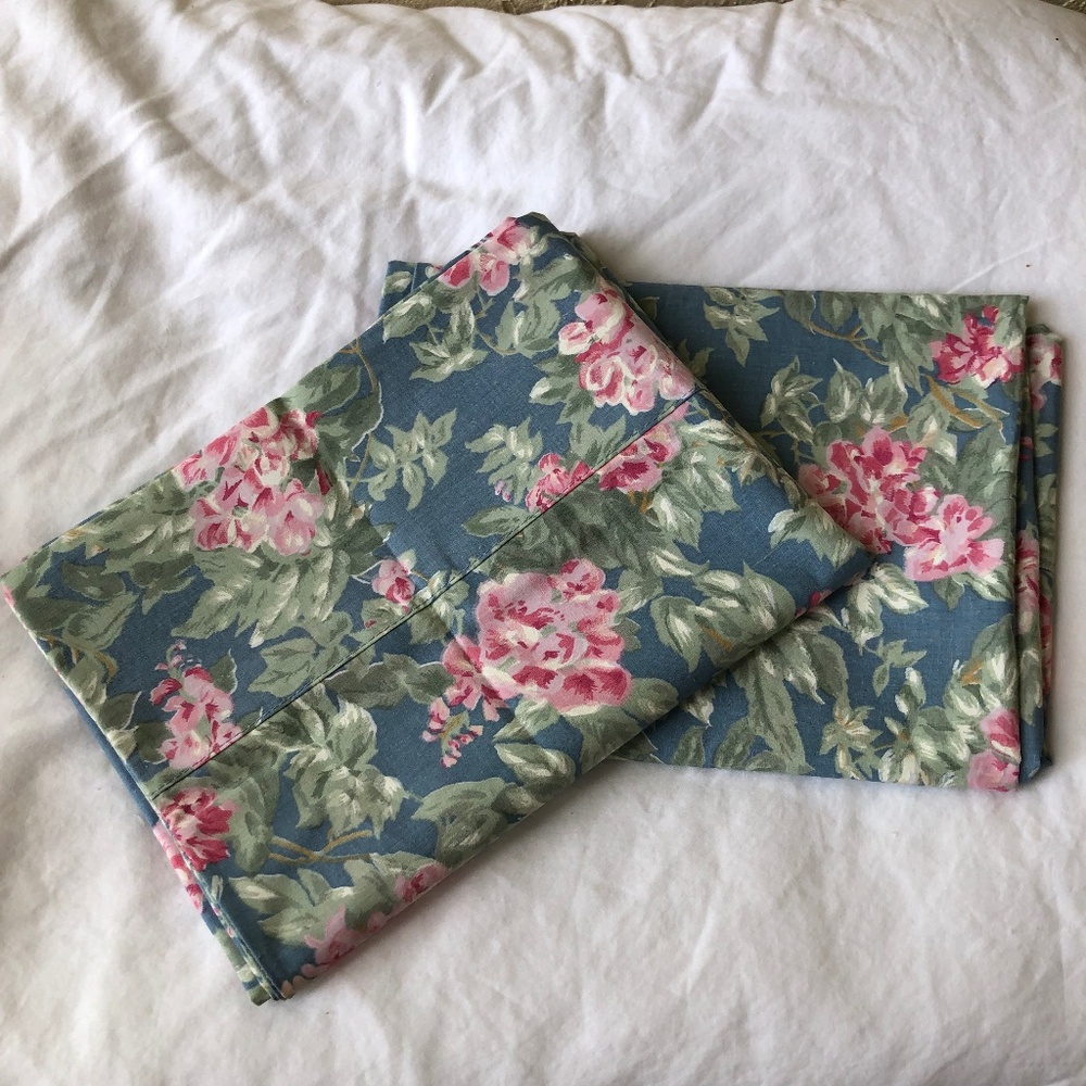 Set of 2 NWOT vintage Eileen West 1986 pillowcases 100% cotton percale floral